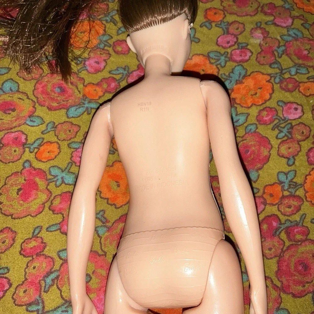 BARBIE FASHIONISTAS DOLL 187 2021 HBV19 Hearing Aids NUDE Brunette Nude READ